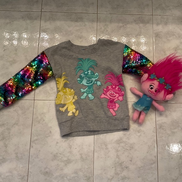 Dreamworks Trolls World Tour Sweatshirt size 4/5 With POPPY Troll (unisex) - Picture 1 of 4
